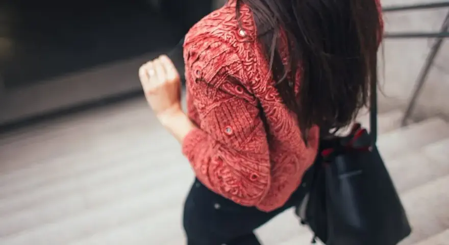 Jaka torebka do bluzy? Odkryj idealne połączenie stylu i wygody