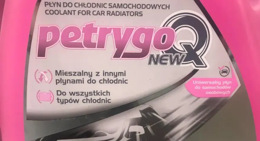 Płyn do chłodnic Petrygo Q NEW, uniwersalny, mieszalny z innymi płynami. Idealny do wszystkich typów chłodnic, zapewni ochronę do -35°C.