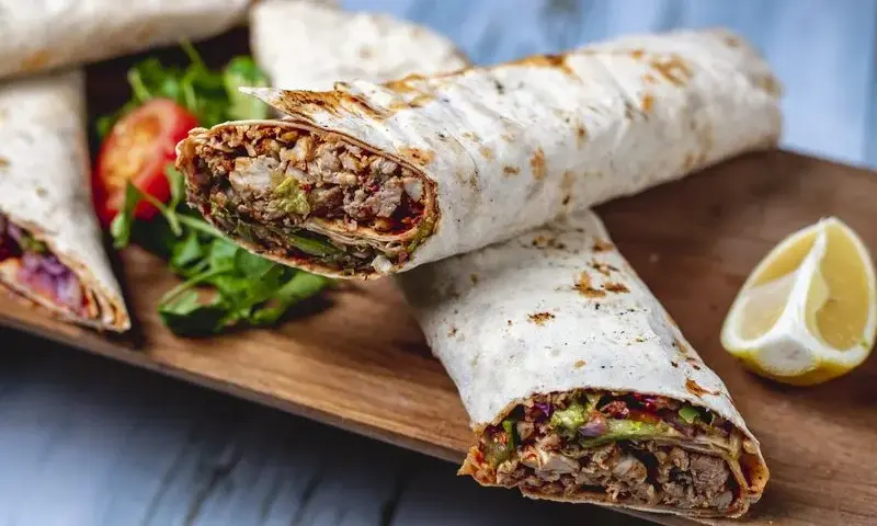 Skąd pochodzi kebab? Prawdziwa historia zaskoczy Polaków!