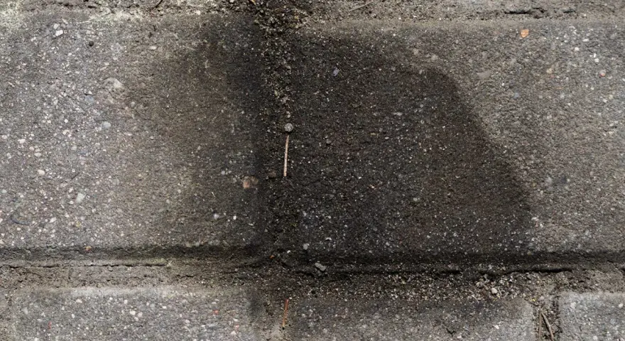 Jak usunąć asfalt z kostki brukowej - skuteczne metody i porady