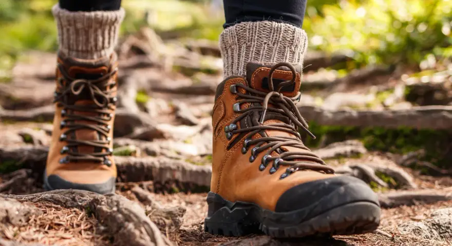 Scarpe Montagna Donna: Guida 2025 per la Scelta Perfetta