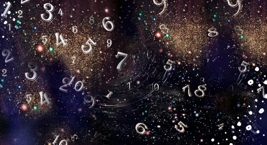 Liczby unoszące się w kosmicznej przestrzeni, sugerujące astrologię lub numerologię.
