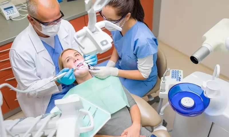 Czy na sorze jest dentysta? Dowiedz się, gdzie szukać pomocy stomatologicznej