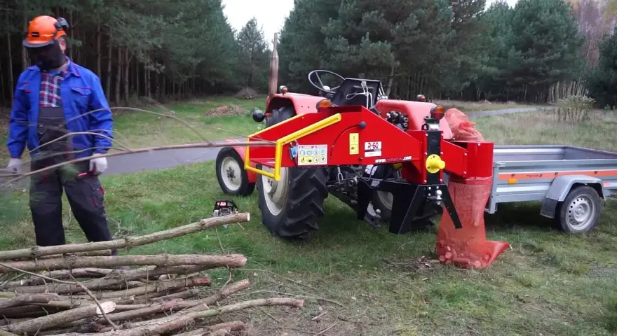 Rębak do ciągnika: Ursus C-330/C-360? Wybierz idealny model!