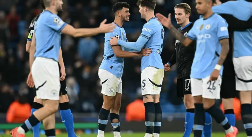 Piłkarze Manchesteru City świętują zwycięstwo w Lidze Mistrzów. Wczorajszy mecz ligi mistrzów zakończył się ich triumfem.