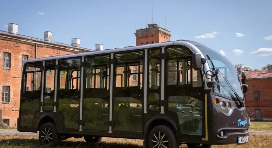 Gdzie się zatrzymuje bus Modlin? Przewodnik po przystankach