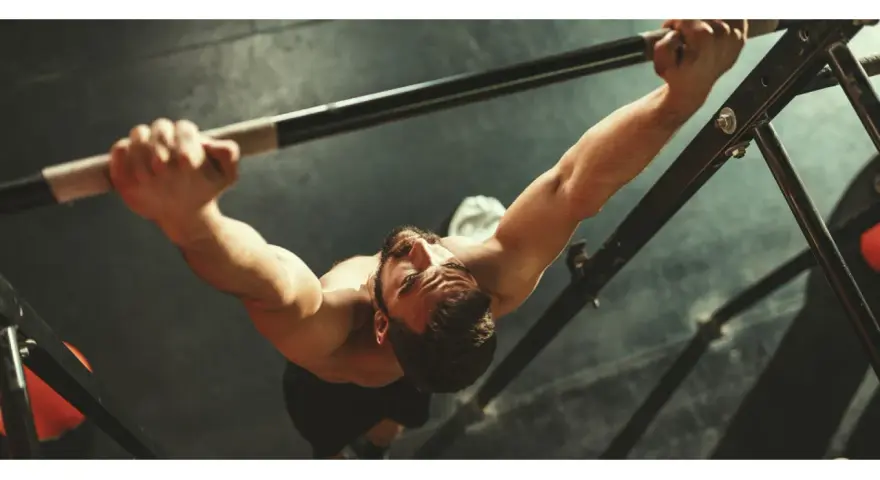 CrossFit: Co to znaczy? Poznaj zasady i efekty, które zaskakują!