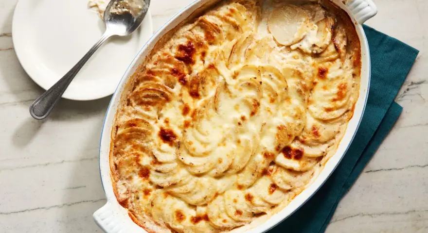 Jak zrobić idealną zapiekankę gratin? Kremowe wnętrze, chrupiąca skórka