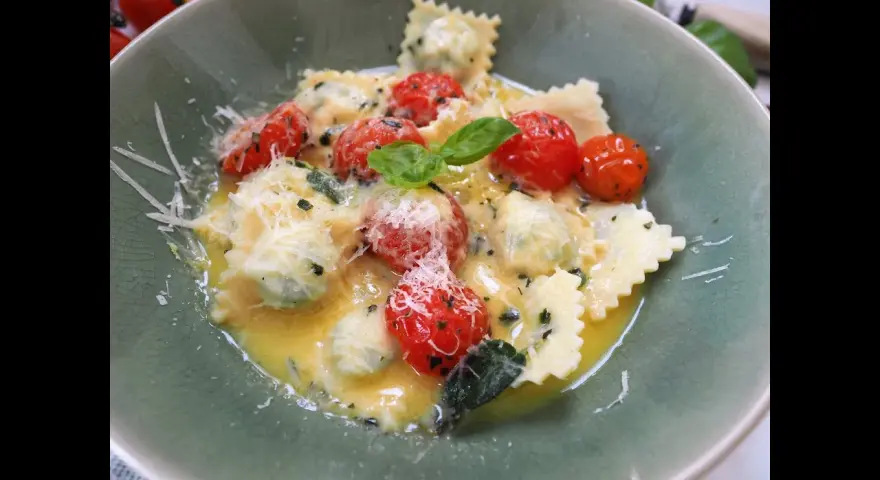 Tortellini z serem z czym podawać – najlepsze pomysły na dania