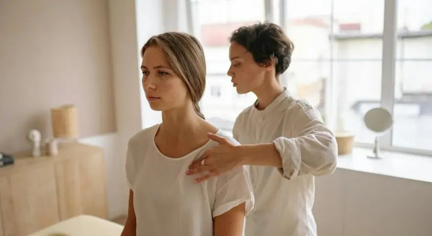 Rehabilitacja NFZ Wrocław: Jak skrócić kolejki? Sprawdź triki eksperta!