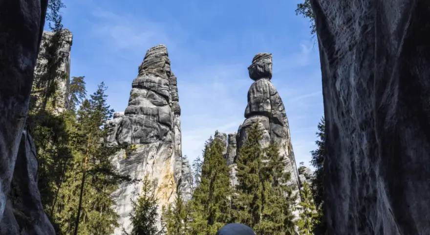 Skalne Miasto Adršpach i Teplice: Przewodnik, który ułatwi planowanie