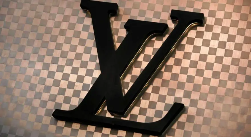 Gdzie kupić Louis Vuitton? Odkryj autoryzowane sklepy w Polsce