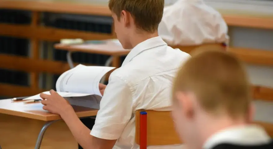 Szkoła a wygląd ucznia: Co wolno, a czego nie? Prawa ucznia