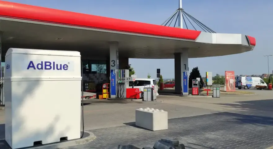 Dystrybutor AdBlue na stacji Orlen. Sprawdź aktualną cenę AdBlue, aby zadbać o swój pojazd.