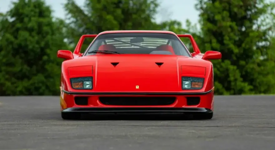 Ile kosztuje Ferrari F40? Zaskakujące ceny i czynniki wpływające na wartość