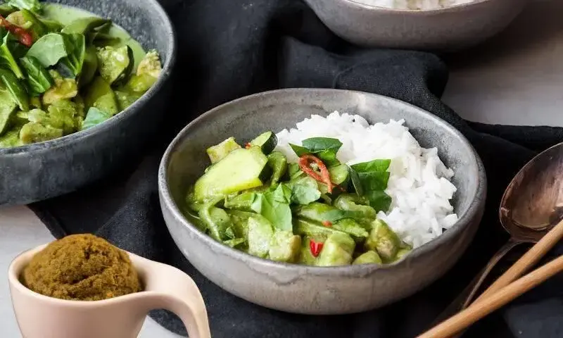 Gdzie kupić zieloną pastę curry? Sprawdzone miejsca i ceny