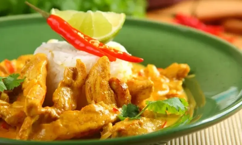 Sekret idealnego sosu curry do kurczaka: przepis i porady eksperta