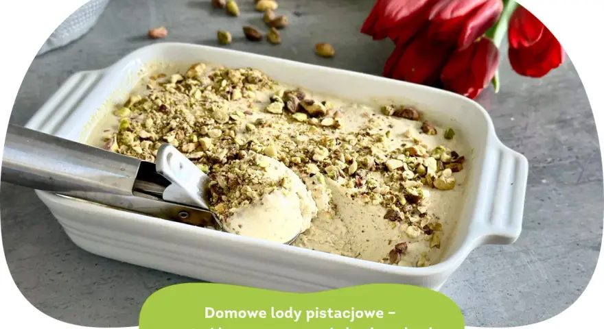 Domowe lody pistacjowe, kremowe i pyszne, posypane orzechami. Idealne na deser.