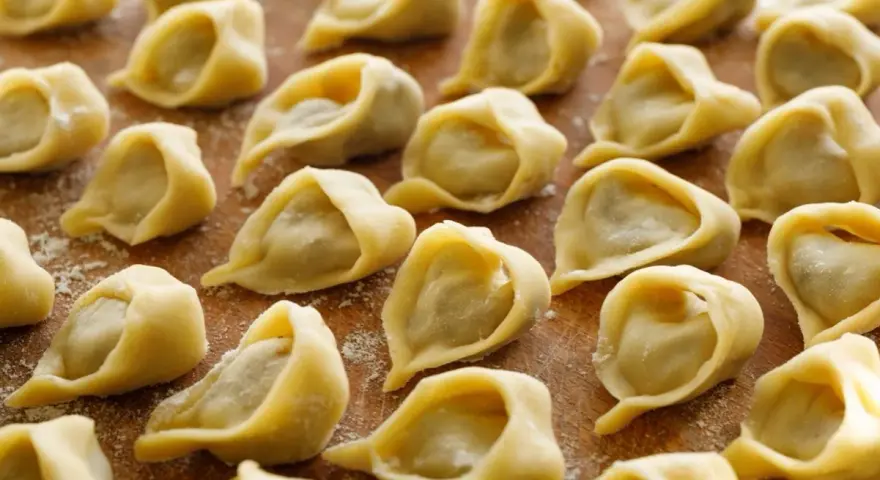 Pierogi na Wigilię: Jak mrozić i przechowywać, by były idealne?