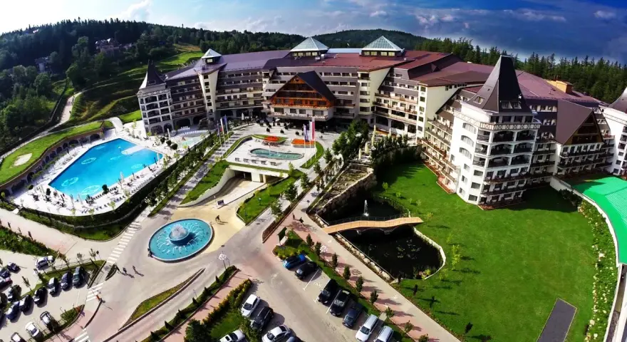 Ile kosztuje doba w hotelu Gołębiewski w Karpaczu? Ceny i porady