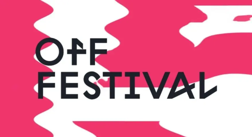 Logo OFF FESTIVAL z falistym, różowym tłem. Czekamy na ogłoszenie lineupu!