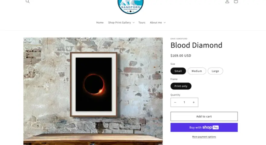 Strona prezentuje zdjęcie "Blood Diamond" autorstwa Dave'a Sandforda, pokazując, jak zarabiać na zdjęciach, sprzedając je w różnych rozmiarach i opcjach ram.