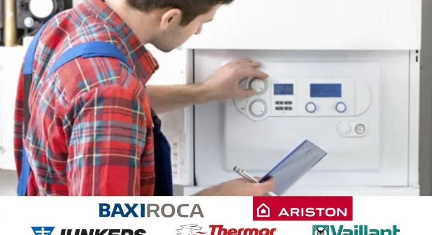 Técnico ajustando una de las calderas más pequeñas del mercado. Se ven logos de BaxiRoca, Junkers, Ariston, Thermor y Vaillant.
