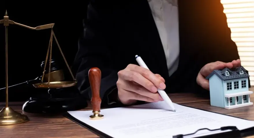 Jak zaksięgować akt notarialny zakupu nieruchomości bez błędów?