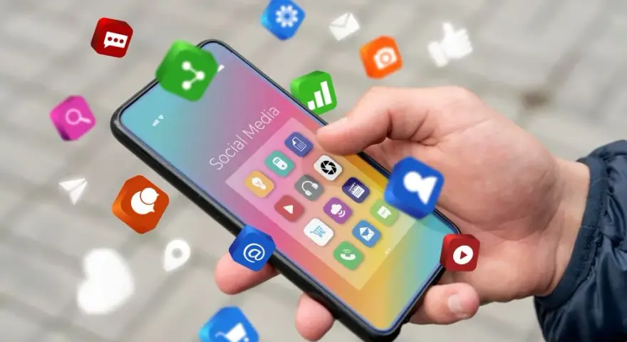 Jak przywrócić usunięte aplikacje na Androidzie i iOS? Prosty poradnik