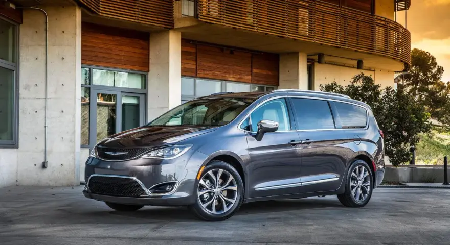 Chrysler Pacifica: Jaki silnik wybrać? Benzyna 3.6 V6 czy hybryda PHEV?