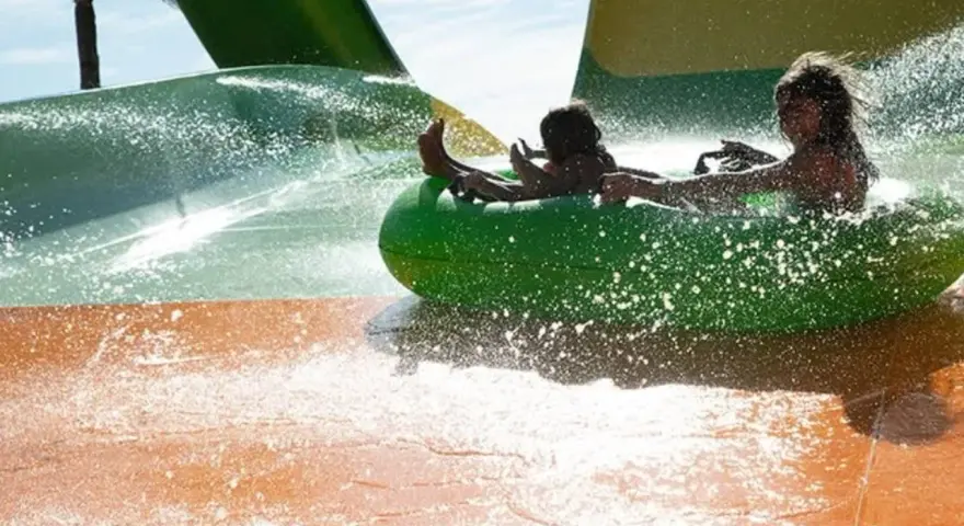¿Cuándo abren las atracciones de agua en España? ¡Planifica tu chapuzón!
