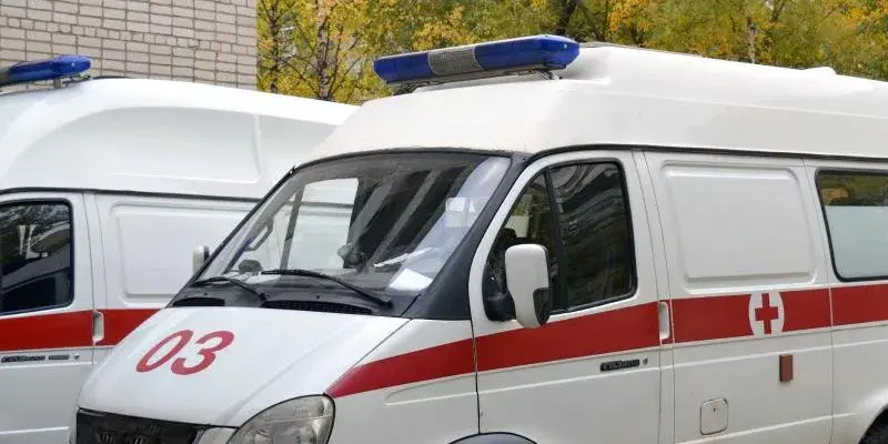 Co oznaczają litery na karetce pogotowia? Zrozum ich znaczenie