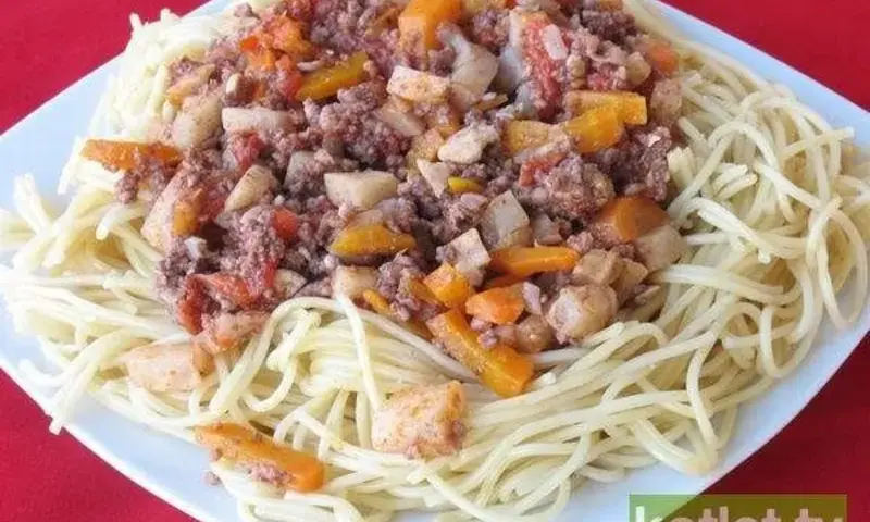 Przepis na Spaghetti z Mięsem Mielonym - Prosty i Pyszny!