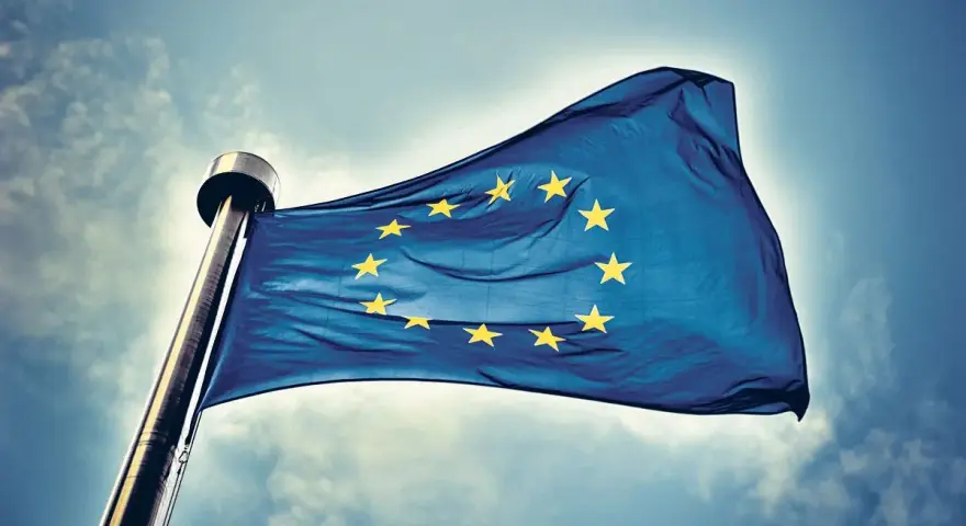 Jak wygląda flaga Unii Europejskiej? Odkryj jej symbolikę i historię