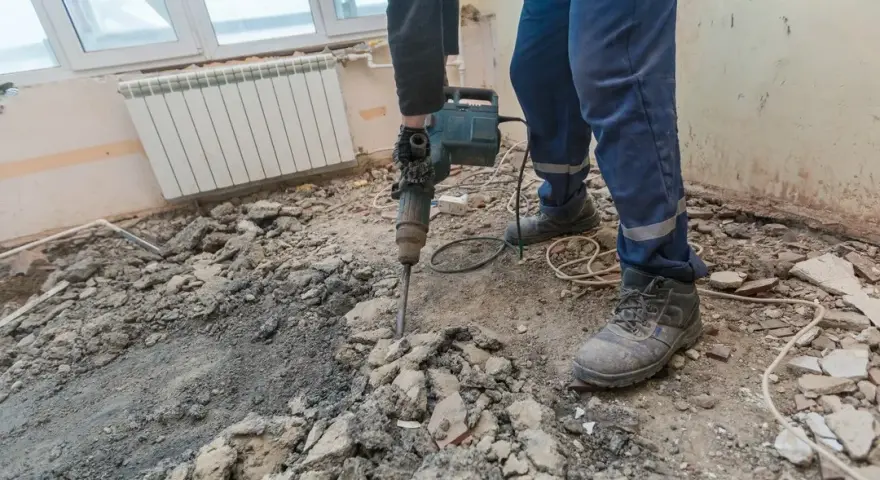 Jak skuć beton efektywnie i bezpiecznie – sprawdź najlepsze metody