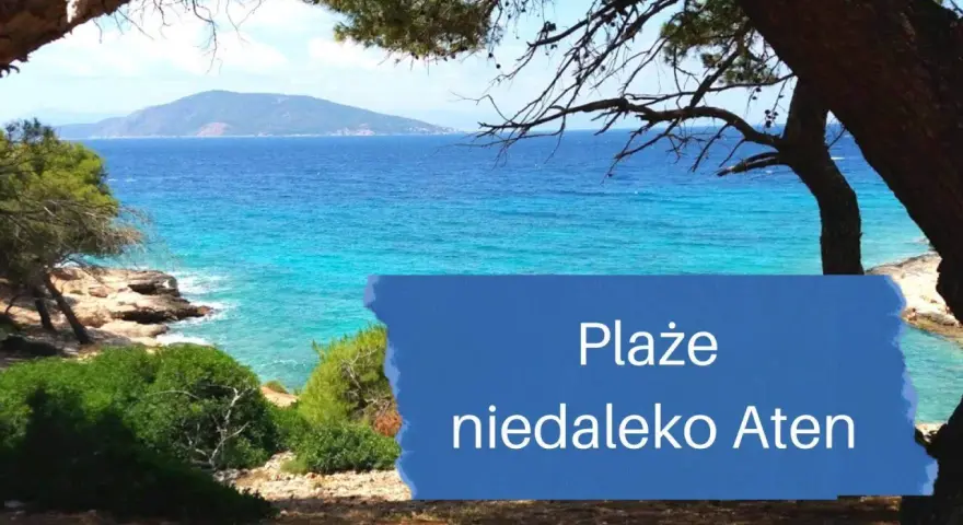 Piękne plaże niedaleko Aten, z turkusową wodą i skalistym wybrzeżem, kuszą do odpoczynku.