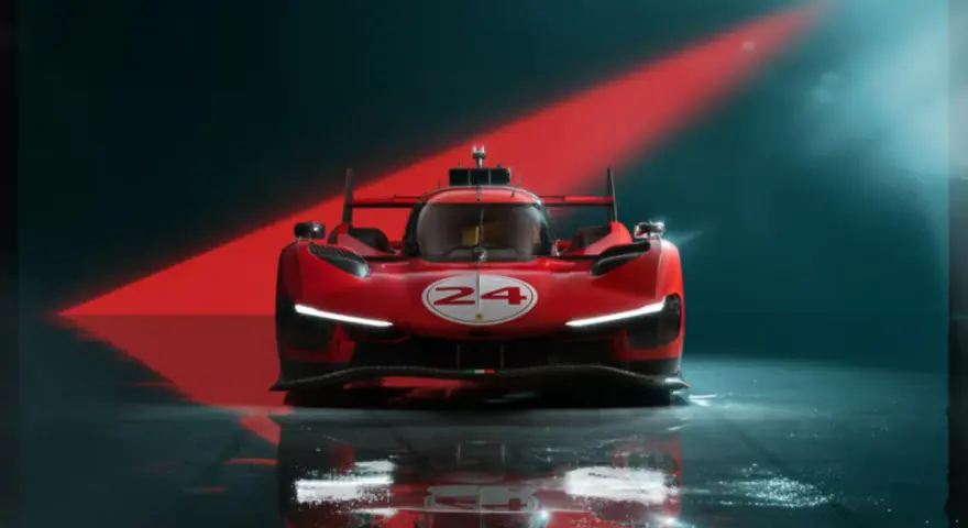 Czerwony samochód wyścigowy Ferrari 499P z numerem 24 na tle czerwonego światła.