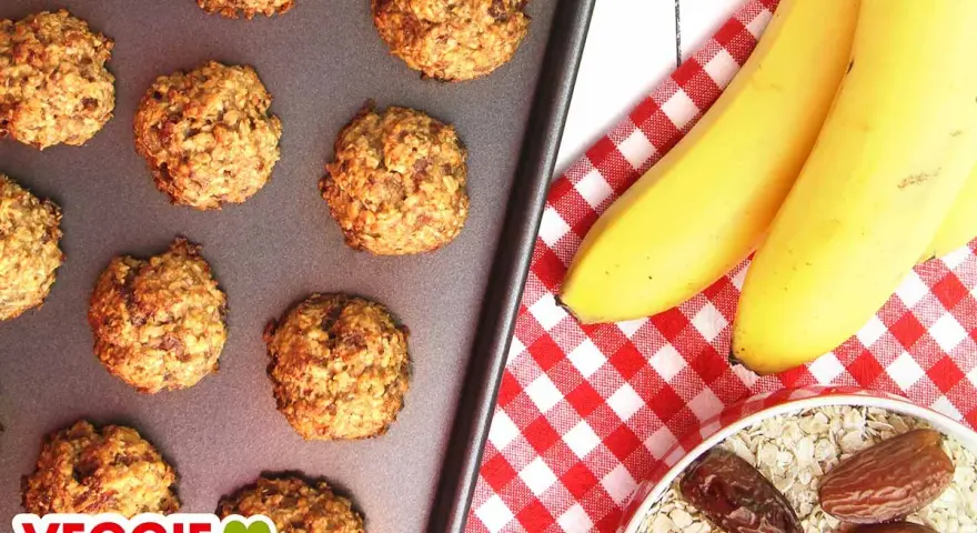 Frisch gebackene, gesunde Kekse ohne Zucker rezept. Haferflocken, Datteln und Bananen sind die Basis für diese leckeren Snacks.