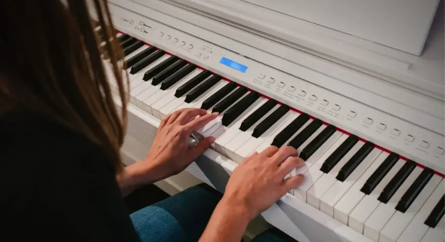 Piano Unterricht: Finde die besten Optionen für jeden Lernenden