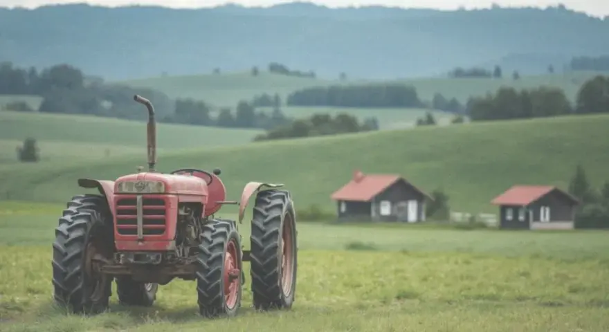 Jak wyrejestrować ciągnik bez złomowania? Legalne sposoby