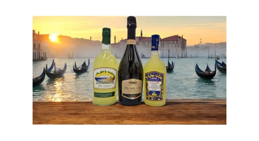 Weneckie gondole i zachód słońca tworzą tło dla butelek limoncello i prosecco, idealnych na orzeźwiający limoncello spritz.