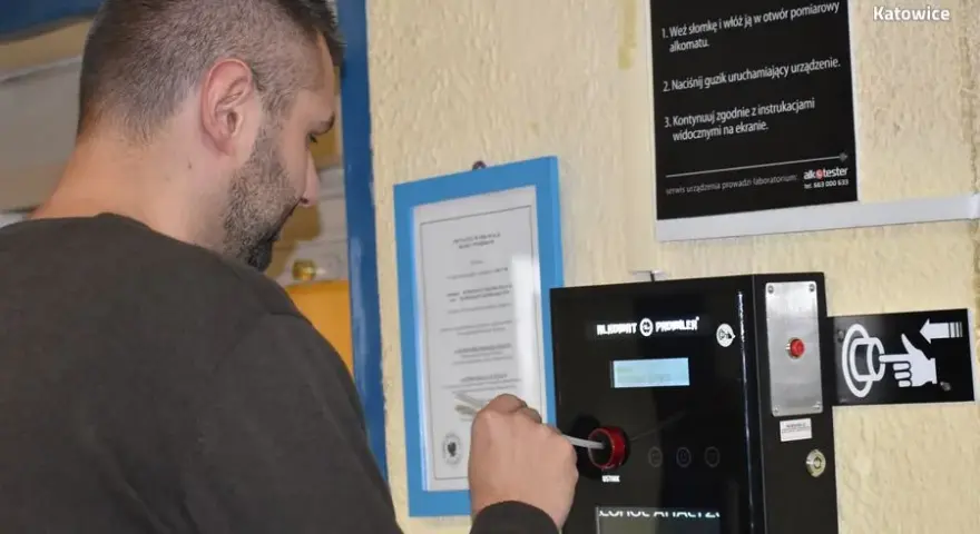 Gdzie zbadać się alkomatem? Policja, stacje, własny bądź pewny!