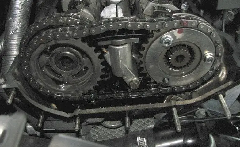 Moteur à chaîne ou courroie ? Faites le bon choix pour votre voiture