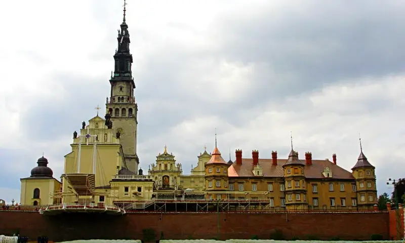 Kiedy powstał klasztor na Jasnej Górze? Poznaj jego fascynującą historię