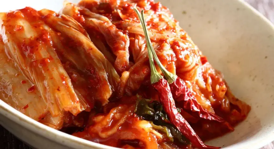 Domowe kimchi: autentyczny przepis, fermentacja i zdrowie jelit