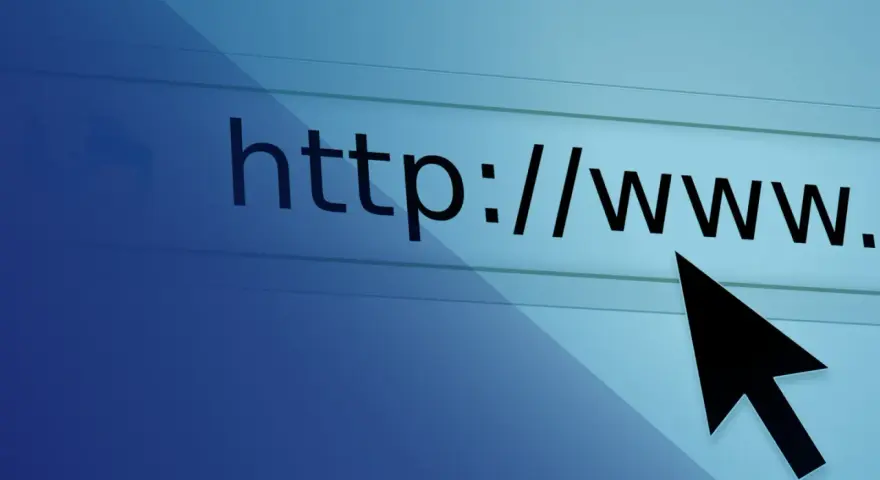 Cursor sobre barra de direcciones web, listo para analizar enlaces.