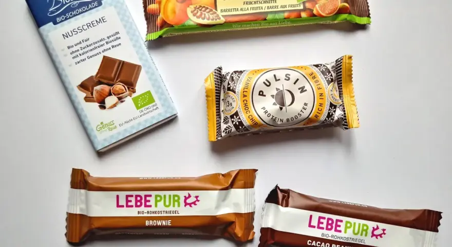 Co przywieźć z Austrii do jedzenia? Czekolada orzechowa, batoniki kakaowo-pomarańczowe, proteinowe i brownie.
