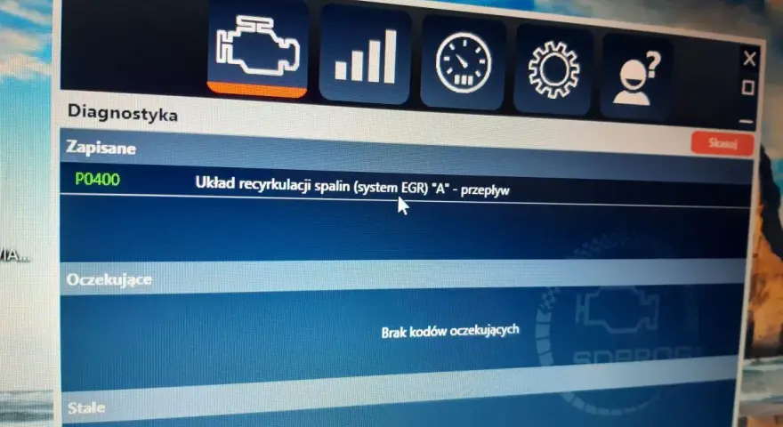 Błąd DTC P0400 Toyota: problem z przepływem w układzie recyrkulacji spalin (EGR).