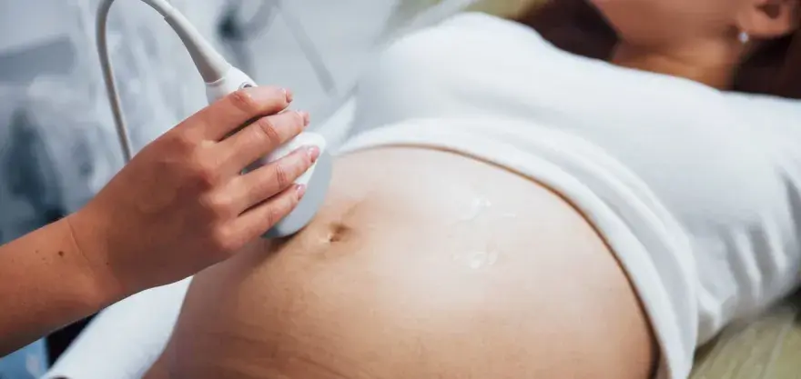 Badania prenatalne NFZ - komu przysługują i jak je uzyskać?