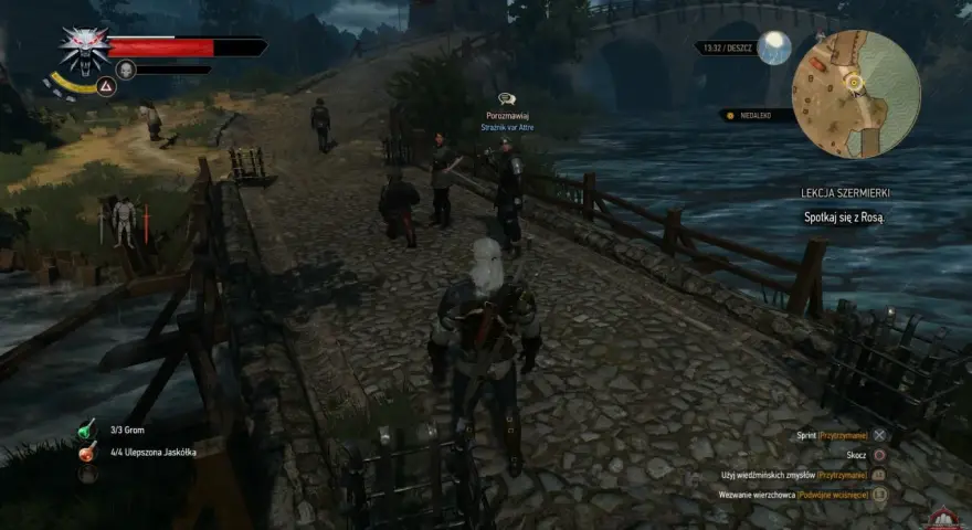 Geralt na moście w Novigradzie, przygotowuje się do lekcji szermierki z Rosą.